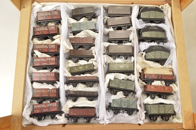 Lot 667 - Trix Twin and Trix Express unboxed 00 Gauge Goods Rolling Stock (62)