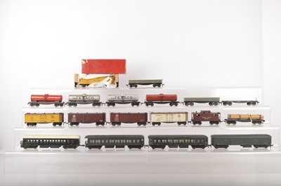 Lot 682 - Trix HO Gauge American outline Passenger and Goods Rolling Stock (18)