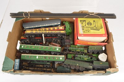 Lot 713 - Tri-ang Jouef 00 gauge Locomotives Coaches and wagons with track and controller (qty)