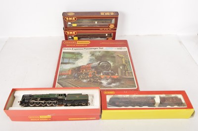 Lot 728 - Hornby Airfix 00 gauge Locomotives and coaches in original boxes (5)