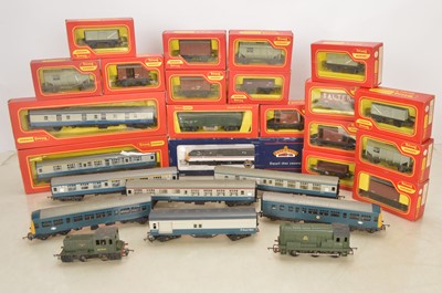 Lot 739 - Bachmann early Hornby Locomotives coaches and wagons (27)