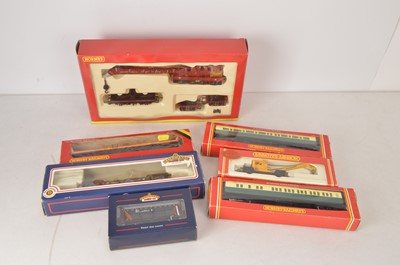 Lot 744 - Bachmann Hornby 00 gauge coaches and wagons in original boxes (7)