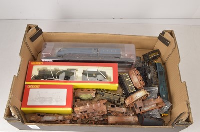 Lot 752 - Hornby 00 gauge and other Locomotives and wagons with resin heavily weathered models (qty)