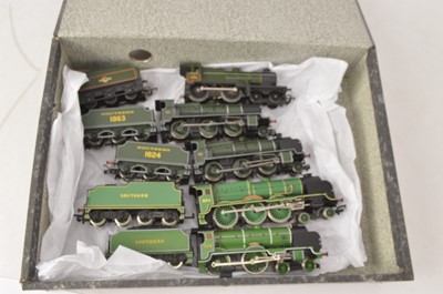 Lot 754 - Hornby Bachmann Tri-ang  00 gauge Southern Steam Locomotives and tenders (5)