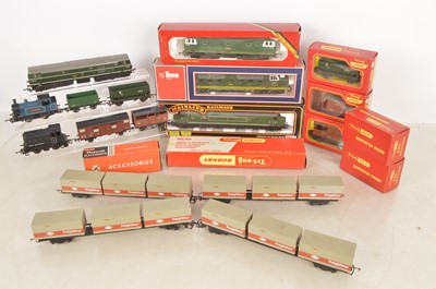 Lot 758 - Lima Mainline Hornby  00 gauge Diesel  Locomotives assorted freight wagons (18)