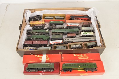 Lot 759 - Hornby Tri-ang Trix Fleischmann and other 00 and H0 gauge Locomotives and rolling stock (27)