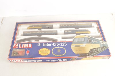 Lot 762 - Lima Diesel set with Airfix coaches 00 gauge in original boxes (4)