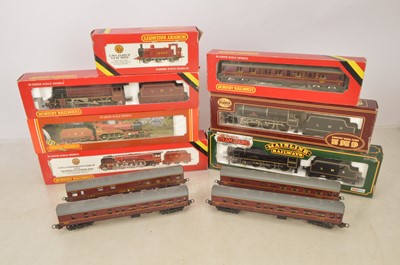 Lot 767 - Hornby Mainline Airfix Locomotives and coaches 00 gauge (11)