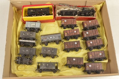 Lot 780 - Modified Hornby Diesel shunter with Hornby Dublo Peco and other wagons 00 gauge weathered and repainted (19)