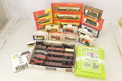 Lot 789 - Hornby Mainline Bachmann 00 gauge Locomotives Coaches and wagons with diecast vehicles (qty)