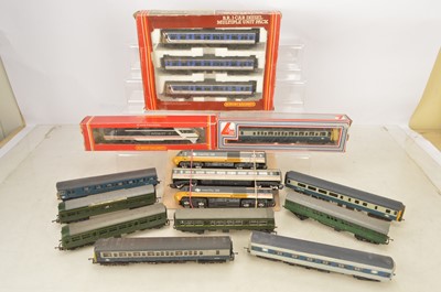 Lot 803 - Hornby Tri-ang Lima  and other 00 gauge Electric and Diesel  locomotives and multiple units (14)