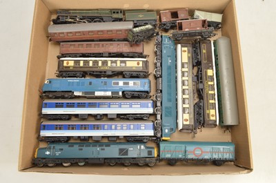 Lot 810 - Tri-ang Mainline Jouef Locomotives Coaches and wagons 00 gauge (17)