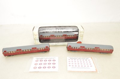 Lot 815 - Exclusive First Editions 00 gauge Northern line tube cars (3)