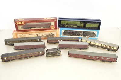 Lot 816 - Hornby Airfix 00 gauge Locomotives and coaches (12)