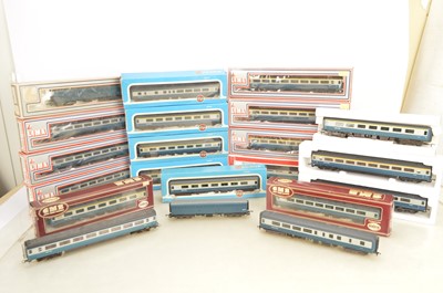 Lot 827 - Lima Airfix Jouef 00 gauge  Mark 2 and Mark 3 coaches in BR blue/grey liveries (21)