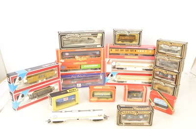 Lot 829 - Lima Hornby Mainline Trix 00 gauge wagons in original boxes (20)