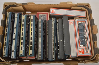 Lot 846 - Hornby Lima Mainline and other  00 gauge BR blue/grey coaches and vans (22)