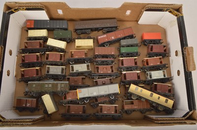 Lot 848 - Hornby Lima and other 00 gauge freight rolling stock predominately brake vans (80)