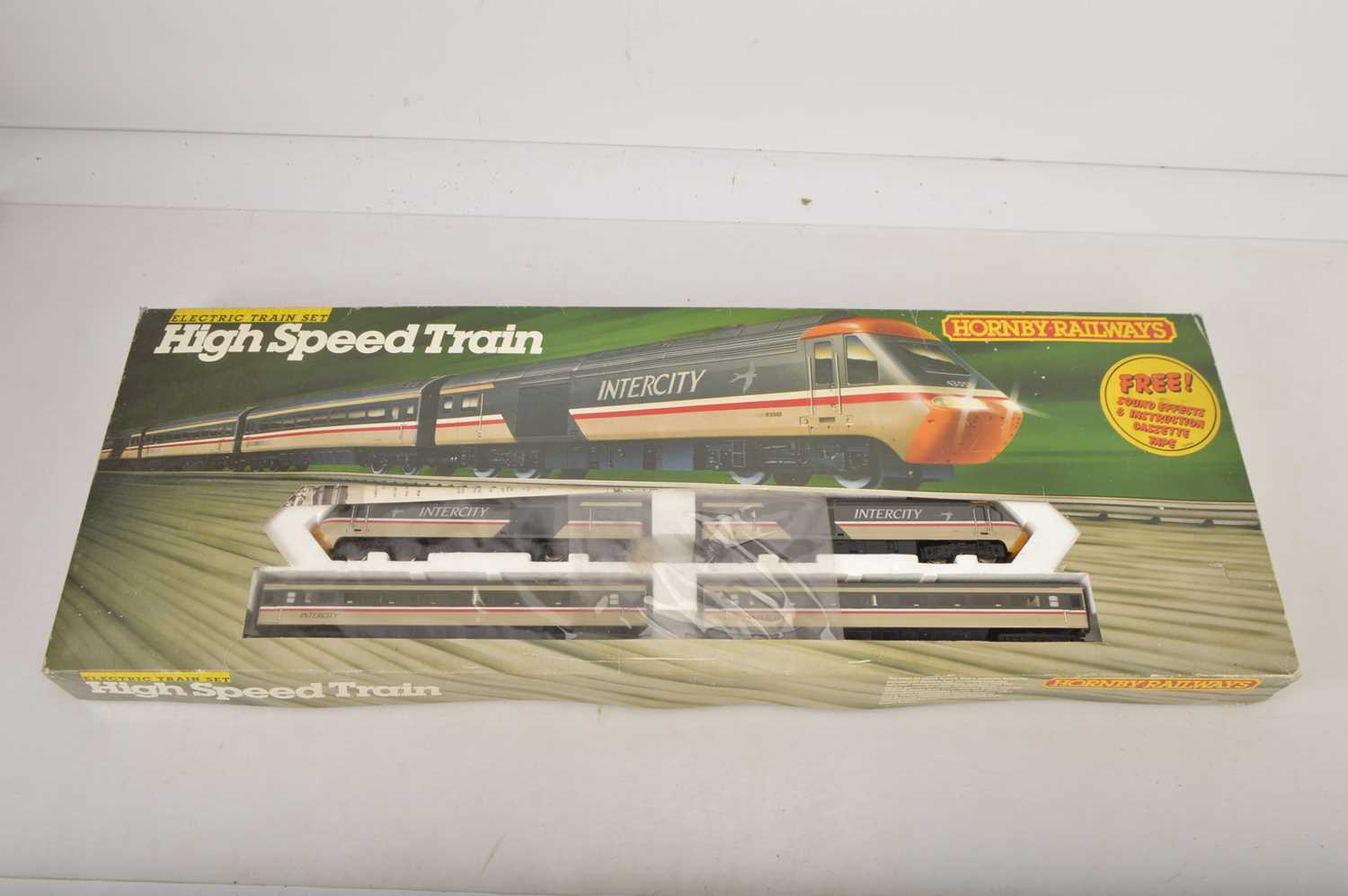 Lot 864 - Hornby and Lima  passenger sets 00 and H0 gauge with extra coaches in original boxes (4)
