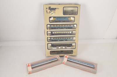 Lot 864 - Hornby and Lima  passenger sets 00 and H0 gauge with extra coaches in original boxes (4)