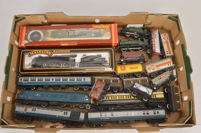 Lot 878 - Hornby Mainline 00 gauge Locomotives wagons and coaches with accessories (qty)