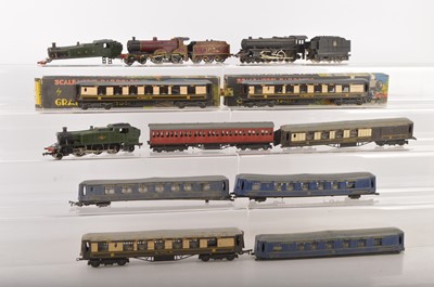 Lot 887 - Graham Farish 00 Gauge 1950's Locomotives and Pullman Coaches (12)