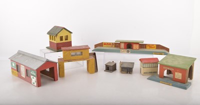 Lot 890 - Various 00 Gauge wooden building by Hornby-Dublo Hugar and other makers (8)