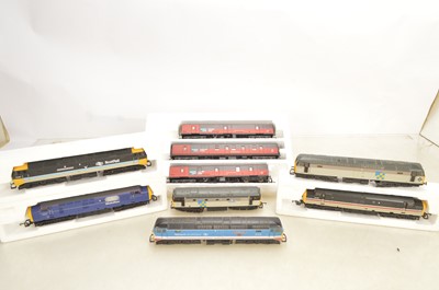 Lot 899 - Lima  00 gauge Diesel Locomotives and parcel vans (9)