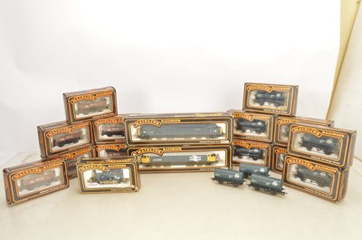 Lot 901 - Mainline  00 gauge  Diesel Locomotives and wagons in original boxes (19)