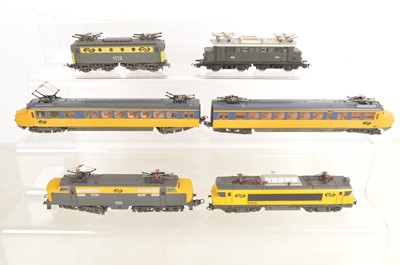 Lot 927 - Lima Roco and other HO gauge Electric locomotives and units  all in Nederland Spoorwegen  liveries(6)