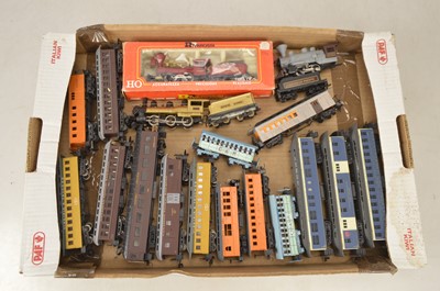 Lot 985 - US outline Rivarossi and other H0 gauge steam locomotives tenders and coaches (18)