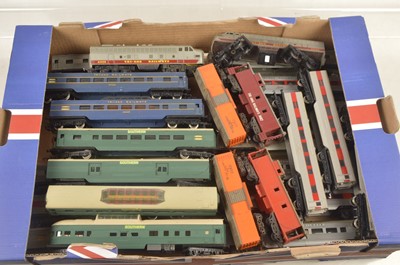 Lot 995 - Tri-ang 00/H0 gauge Transcontinental  Locomotive coaches and wagons (29)