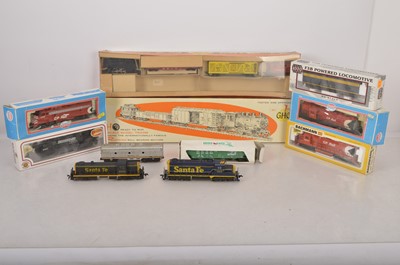 Lot 998 - Rivarossi Museum Archive Starter Train Sets and Model Power Life-like and Bachmann Locomotives and Rolling Stock (11)