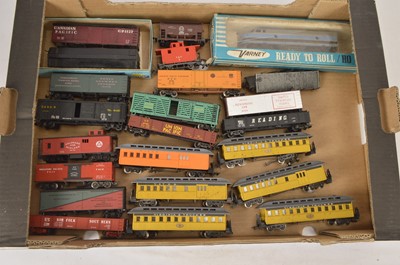 Lot 999 - Varney Pocher and other USA outline H0 gauge Locomotive coaches and wagons (21)