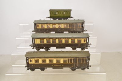 Lot 1033 - Hornby 0 Gauge pre-war No 2 Pullman Coaches and others (4)