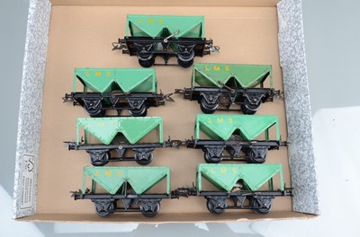 Lot 1050 - Hornby 0 Gauge group of Post war wagons (25)