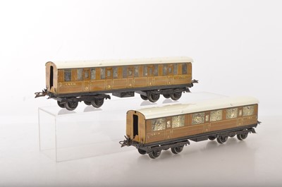 Lot 1075 - Hornby 0 Gauge pair of LNER No.2 Corridor Coaches (2)