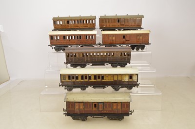 Lot 1116 - Tinplate 0 Gauge Coaching Stock by various makers (7)