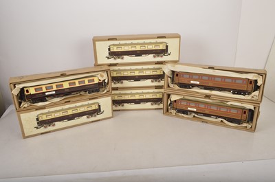 Lot 1175 - 1980's boxed Paya PH 1376 0 Gauge Tinplate Spanish Railway Coaches (6)