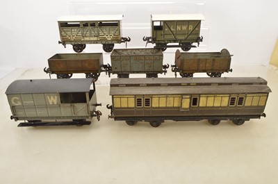 Lot 1186 - Tinplate Gauge 1 Rolling Stock by various makers (7)