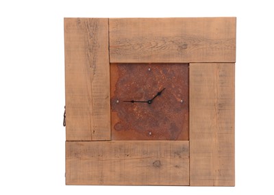 Lot 28 - A modern wall clock