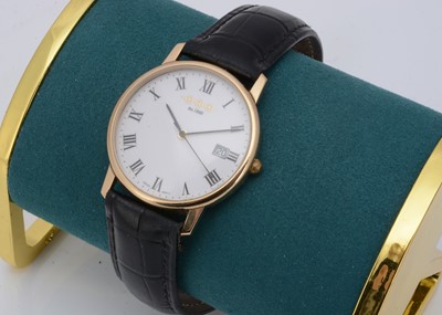 Lot 137 - A modern WHW quartz 9ct gold cased wristwatch