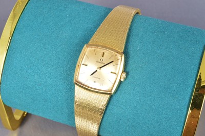 Lot 202 - A 1970s Omega manual wind 18ct gold lady's wristwatch