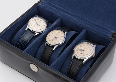 Lot 221 - Three c1960s Smiths wristwatches