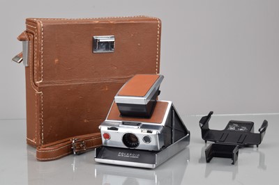 Lot 107 - A Polaroid SX-70 Land Camera