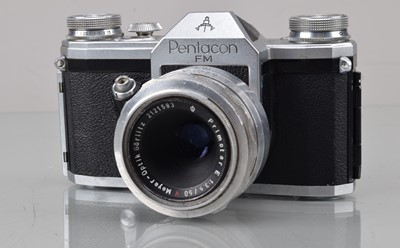 Lot 118 - A Pentacon FM SLR Camera