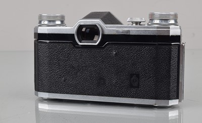Lot 118 - A Pentacon FM SLR Camera