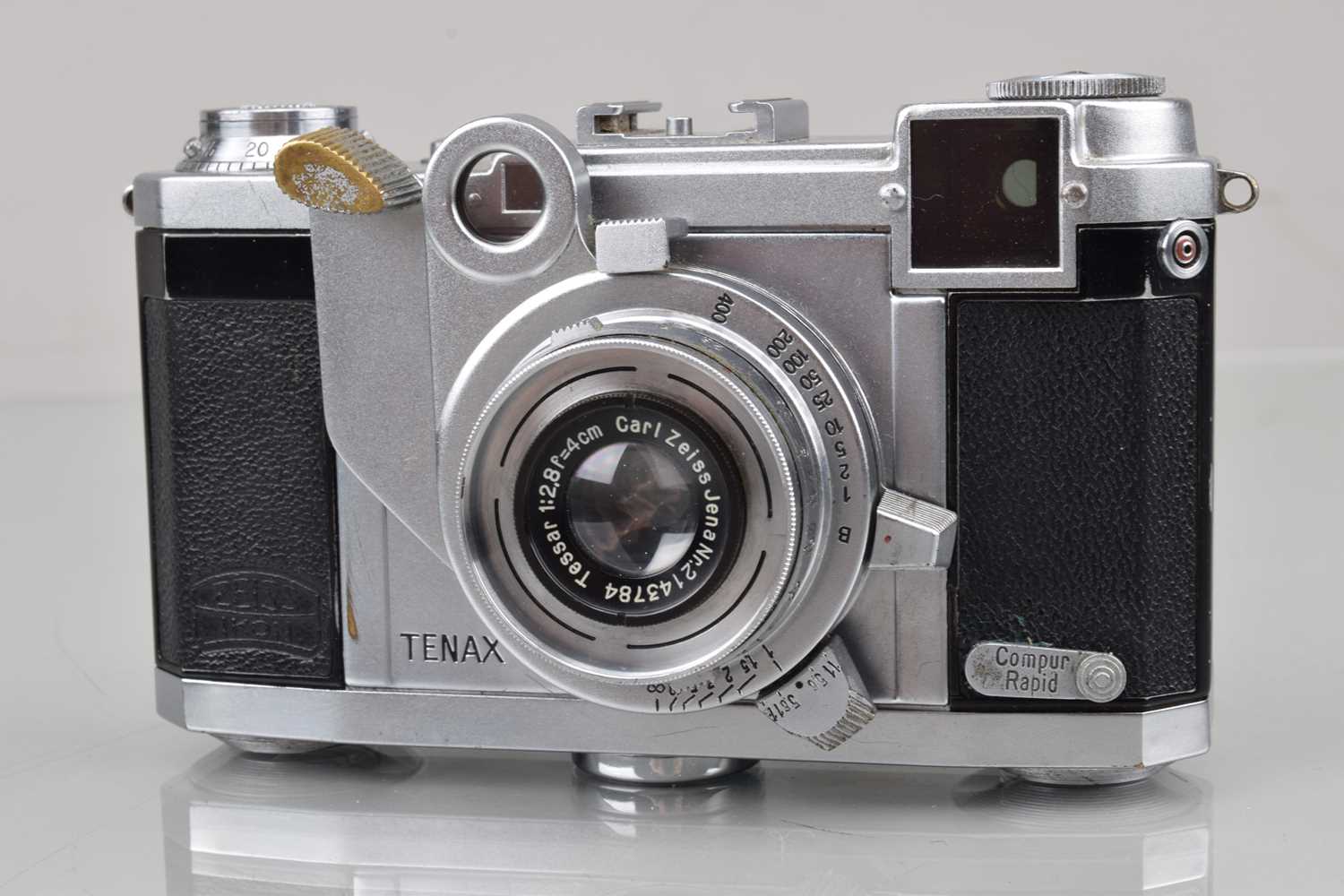 Lot 121 - A Zeiss Ikon Tenax II Rangefinder Camera