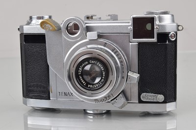 Lot 121 - A Zeiss Ikon Tenax II Rangefinder Camera