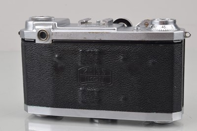 Lot 121 - A Zeiss Ikon Tenax II Rangefinder Camera